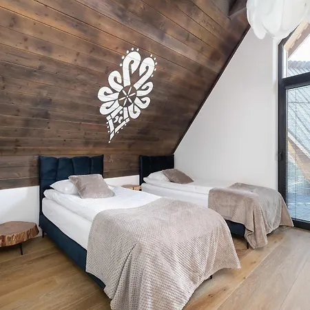 Luxury In With Mountain View And Air Conditioned Living By Renters Prestige *