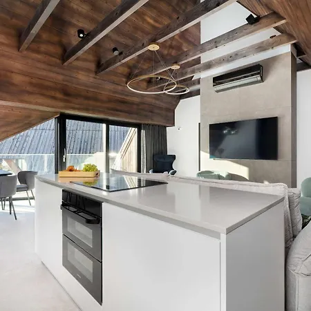 Luxury In With Mountain View And Air Conditioned Living By Renters Prestige Lejlighed *